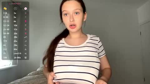 Snapshot of moltenpeach chatting on June 22, 2026, 2:58 pm Hermina online show from June 22, 2026, 2:58 pm