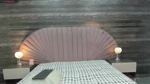 Moly Boston online show from October 7, 2025, 1:08 pm