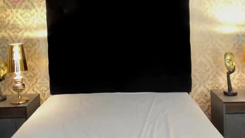 Moly Boston online show from December 2, 2025, 1:17 pm