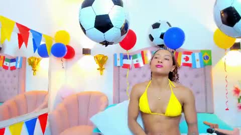 Snapshot of molyrestrepo chatting on June 17, 2026, 7:48 pm molyrestrepo online show from June 17, 2026, 7:48 pm