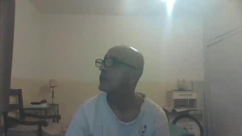 moment71200 online show from January 4, 2025, 7:02 pm