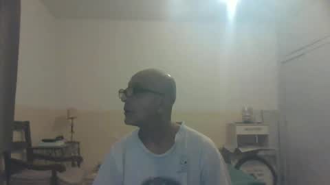 moment71200 online show from January 4, 2025, 10:13 pm