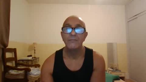 moment71200 online show from November 27, 2025, 2:52 pm