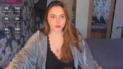 Snapshot of momiji_i chatting on February 6, 2026, 10:29 am Leah online show from February 6, 2026, 10:29 am