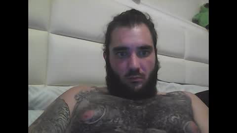 mommabearanpoppabear850 online show from September 27, 2025, 5:45 am