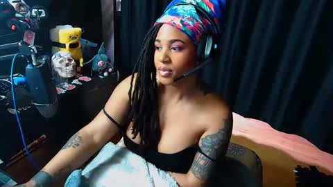 MOMMI SH3DEVIL online show from April 3, 2026, 4:38 pm