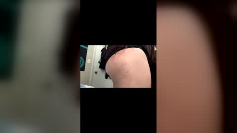 Snapshot of mommy_infinityxx chatting on February 16, 2026, 6:04 pm mommy_infinityxx online show from February 16, 2026, 6:04 pm