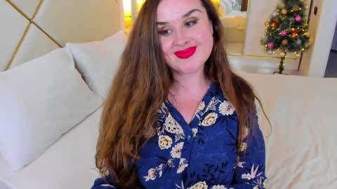 Mommynextdoor online show from January 8, 2025, 6:20 pm