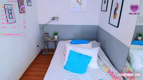 Daphne  online show from January 23, 2025, 8:13 pm