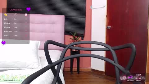 Daphne  online show from March 7, 2025, 11:27 pm