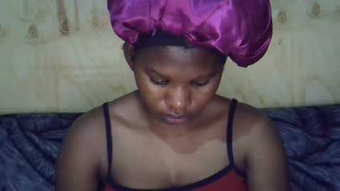 Snapshot of momsdoll chatting on July 20, 2026, 5:55 am momsdoll online show from July 20, 2026, 5:55 am