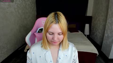 mon1ca_jones online show from November 30, 2025, 9:02 am