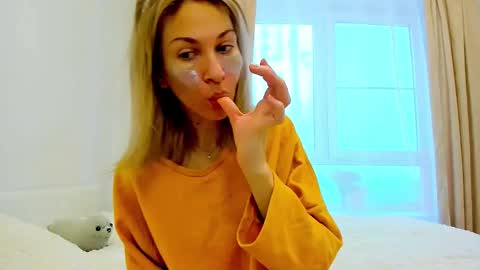 Mona online show from March 3, 2025, 5:31 am