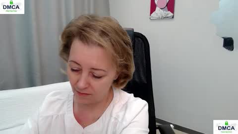 Snapshot of mona_w chatting on February 21, 2026, 11:44 am Mona online show from February 21, 2026, 11:44 am