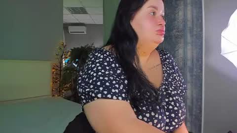 Snapshot of monasteel chatting on June 25, 2026, 12:31 pm Monica online show from June 25, 2026, 12:31 pm