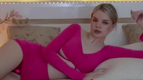 Monaxxx  online show from December 14, 2024, 7:46 pm