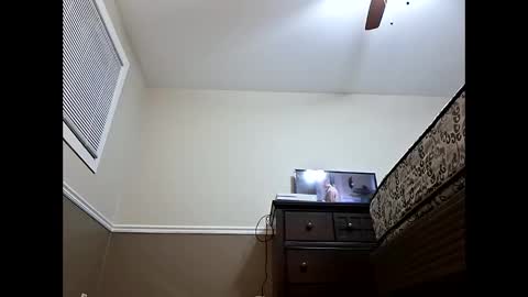 moneyboysaveg548 online show from January 19, 2026, 12:47 am