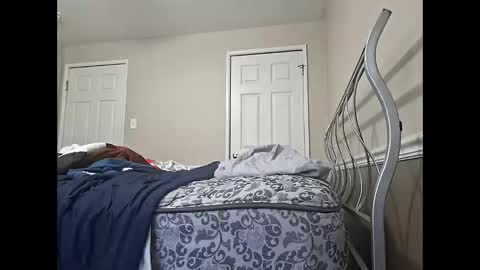 moneyboysaveg548 online show from February 25, 2026, 8:29 pm