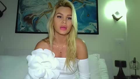 Monica online show from January 22, 2025, 3:20 am