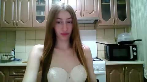 Snapshot of monica_tamayo chatting on May 13, 2026, 8:06 pm Monica online show from May 13, 2026, 8:06 pm
