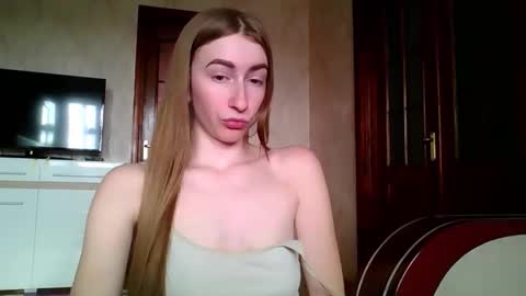 Snapshot of monica_tamayo chatting on May 28, 2026, 12:13 pm Monica online show from May 28, 2026, 12:13 pm