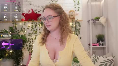 monicaasis online show from September 21, 2025, 5:58 pm