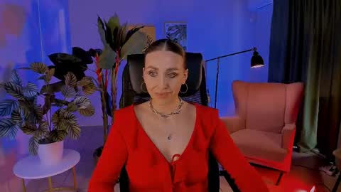 Snapshot of monicariley chatting on June 2, 2026, 3:25 pm monicariley online show from June 2, 2026, 3:25 pm