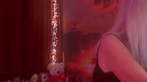 Monika    online show from November 27, 2025, 2:46 am