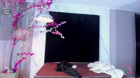 MONIK FOX online show from October 27, 2025, 7:51 pm