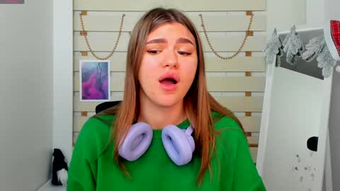 Monika online show from December 20, 2024, 1:54 pm