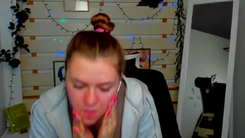 Monika online show from April 25, 2026, 7:00 am