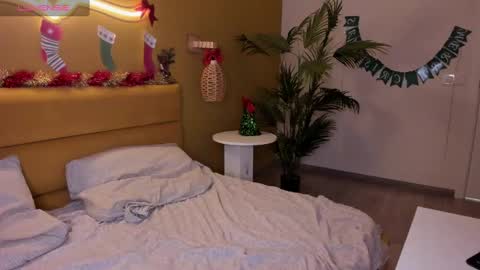 Snapshot of monikacharming chatting on January 15, 2025, 4:15 am Monika online show from January 15, 2025, 4:15 am