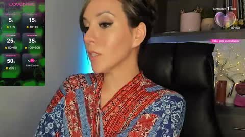 Monilee online show from September 9, 2025, 8:14 am