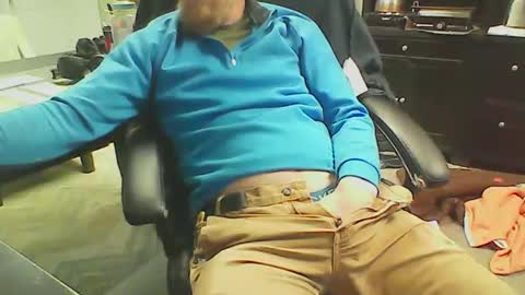Snapshot of monkeypants04 chatting on May 19, 2026, 2:45 pm monkeypants04 online show from May 19, 2026, 2:45 pm