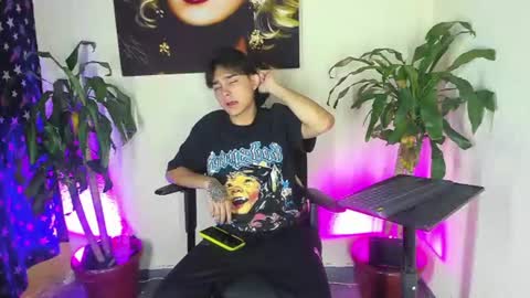 Snapshot of monky_0002 chatting on June 19, 2026, 6:34 pm monky_0002 online show from June 19, 2026, 6:34 pm