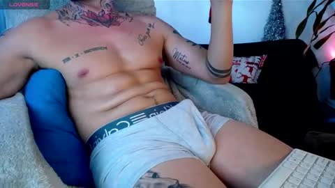 Snapshot of monnojones chatting on December 7, 2024, 10:06 pm monnojones online show from December 7, 2024, 10:06 pm