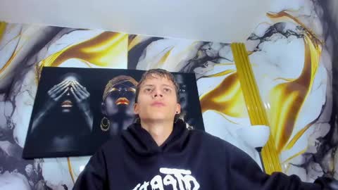Snapshot of mono_blonde chatting on June 5, 2026, 11:49 am mono_blonde online show from June 5, 2026, 11:49 am
