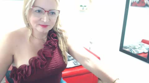 monserrat_diva online show from November 25, 2025, 6:52 pm