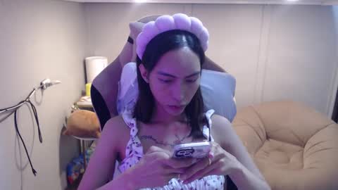 ELYSE A SIMPLE GIRL online show from March 6, 2025, 11:47 am