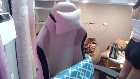 ELYSE A SIMPLE GIRL online show from September 18, 2025, 11:23 am