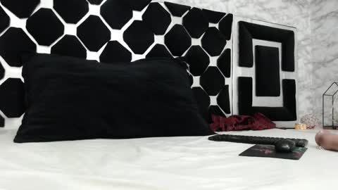 Linda Darling online show from February 18, 2025, 1:32 am