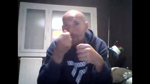 Snapshot of montmasse chatting on April 20, 2026, 7:26 pm montmasse online show from April 20, 2026, 7:26 pm