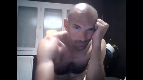 Snapshot of montmasse chatting on April 23, 2026, 7:16 pm montmasse online show from April 23, 2026, 7:16 pm