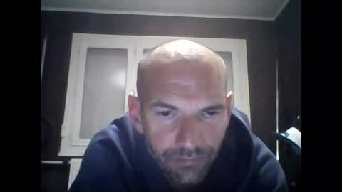 Snapshot of montmasse chatting on April 24, 2026, 10:23 pm montmasse online show from April 24, 2026, 10:23 pm