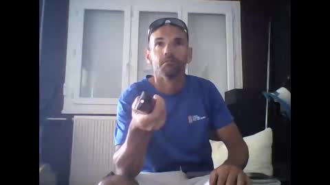 Snapshot of montmasse chatting on April 25, 2026, 10:51 am montmasse online show from April 25, 2026, 10:51 am
