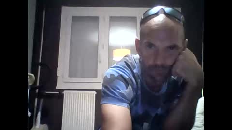 Snapshot of montmasse chatting on April 27, 2026, 9:02 pm montmasse online show from April 27, 2026, 9:02 pm