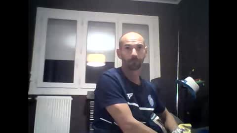 Snapshot of montmasse chatting on May 17, 2026, 8:27 pm montmasse online show from May 17, 2026, 8:27 pm