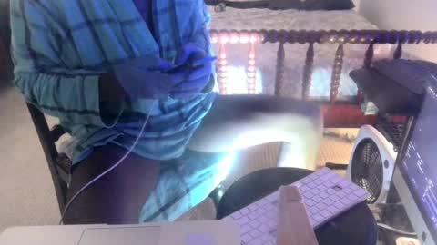 montydxxx2 online show from June 3, 2026, 5:43 am