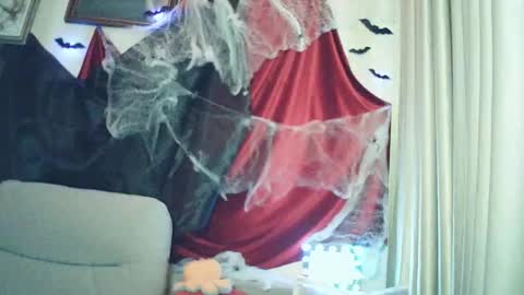 moodiemira online show from October 29, 2025, 8:21 pm