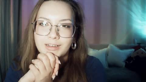 moodiemira online show from April 24, 2026, 10:01 pm